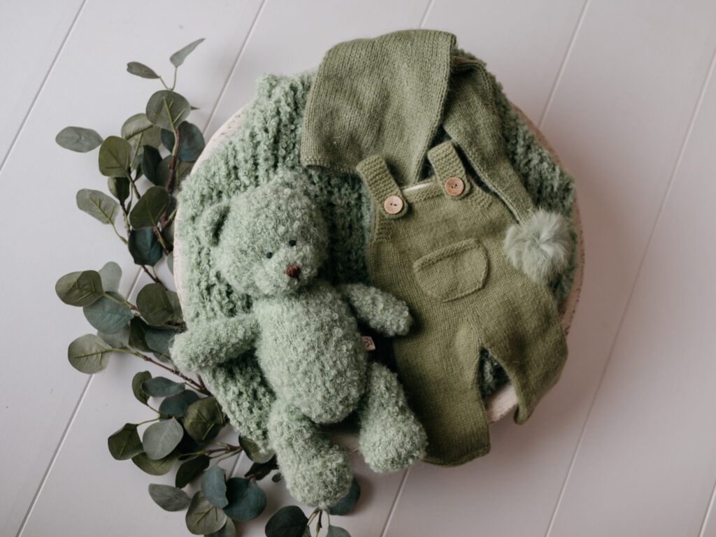 Set mit Körbchen oder Schale, Decken und Accessoires im Fotostudio in Denkendorf