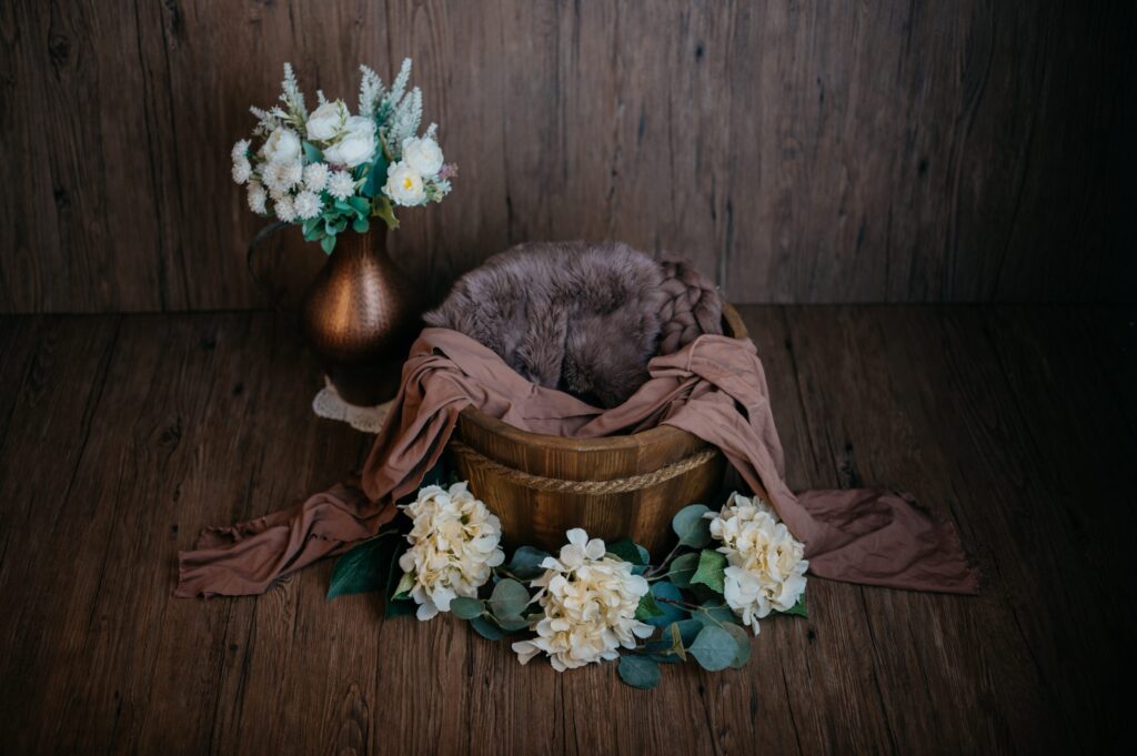 Set mit Körbchen oder Schale, Decken und Accessoires im Fotostudio in Denkendorf